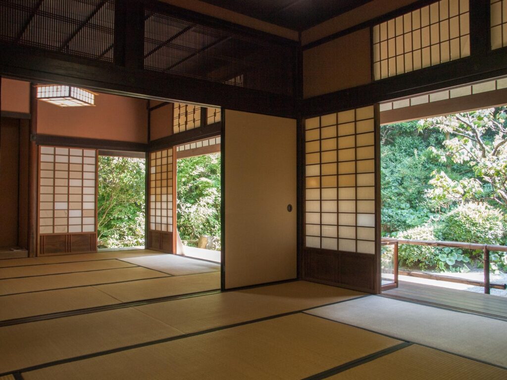 埋もれ木舎室内