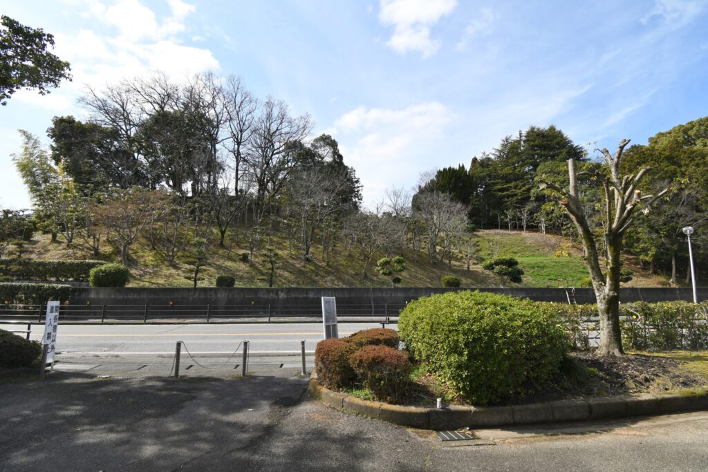 屋敷山古墳 奈良県葛城市 葛城氏ゆかりの前方後円墳